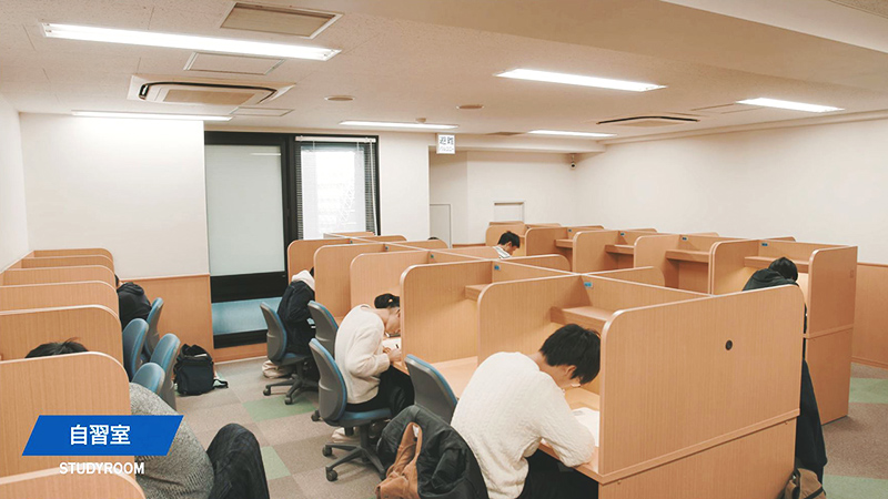 大阪南校の自習室